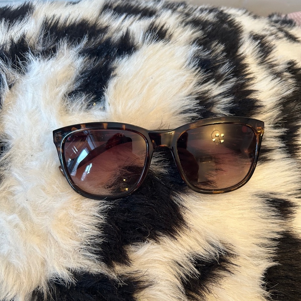 ✨ 2/$30 ✨ Tortoise Shell Calvin Klein Acetate Sunglasses